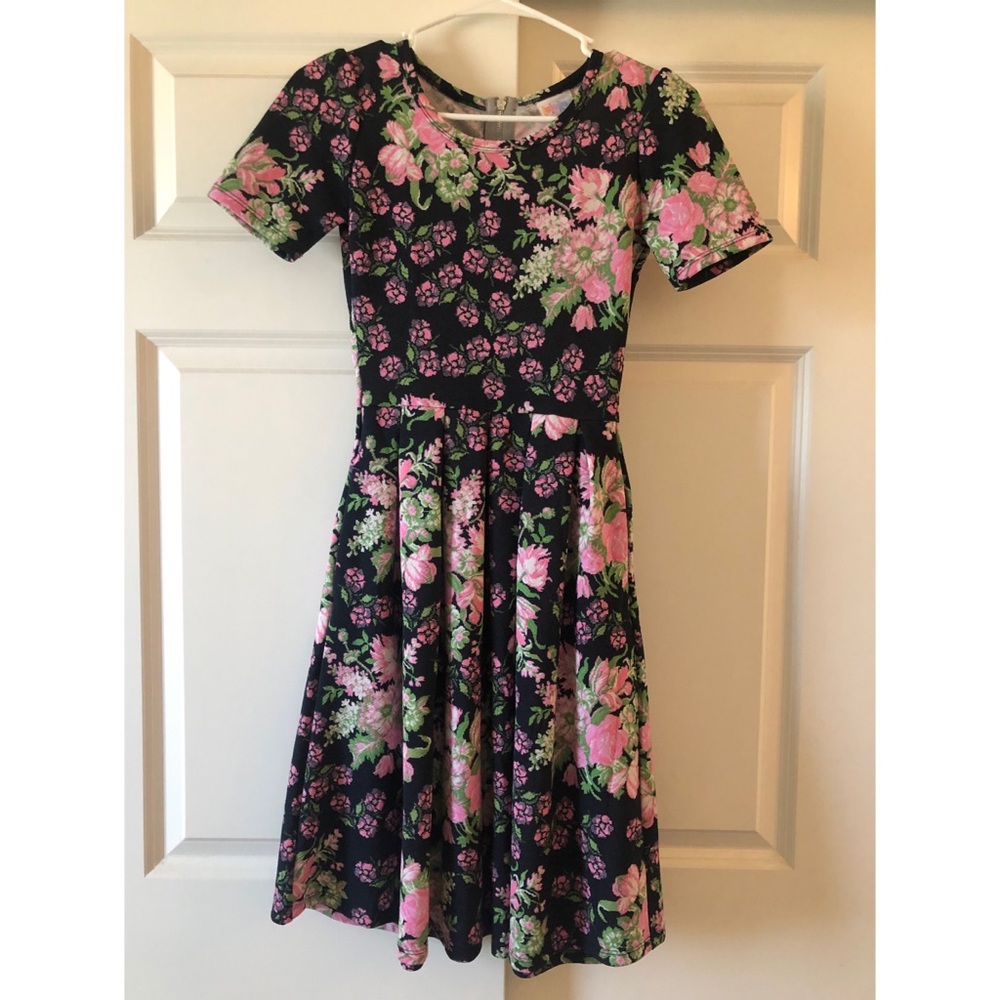 4 for $40 LULAROE DRESSES Lularoe Amelia dress